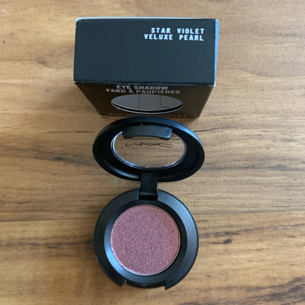 Eye shadow
